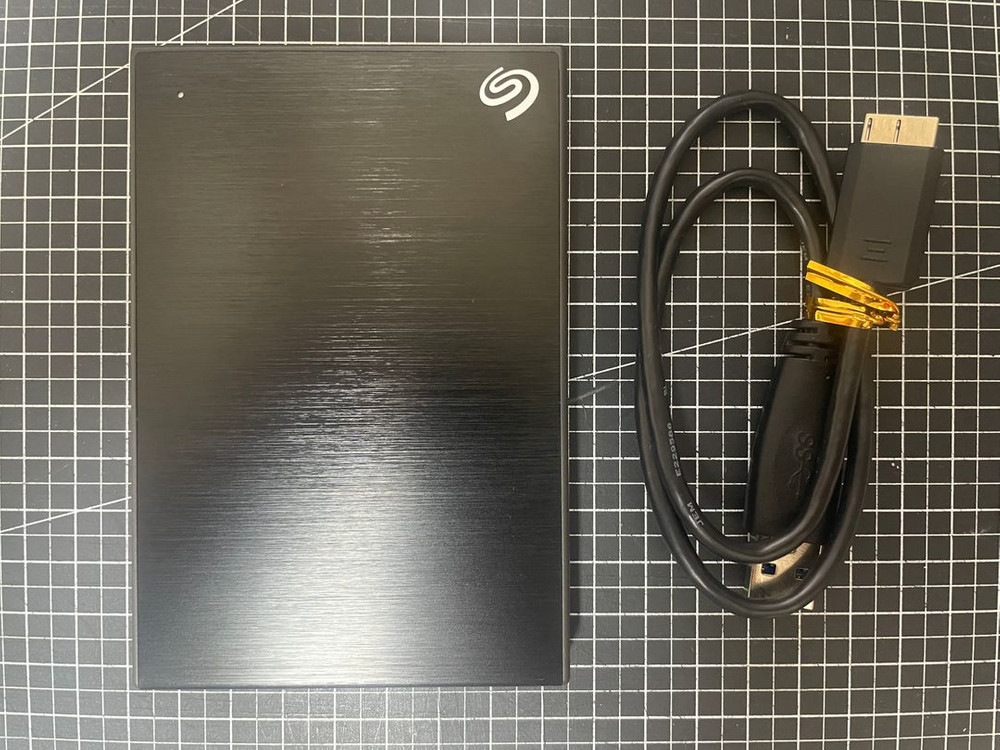 씨게이트 휴대용 외장하드 / 2TB / 블랙 / 본품+케이블 / 우체국택배 이미지