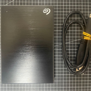 씨게이트 휴대용 외장하드 / 2TB / 블랙 / 본품+케이블 / 우체국택배 이미지