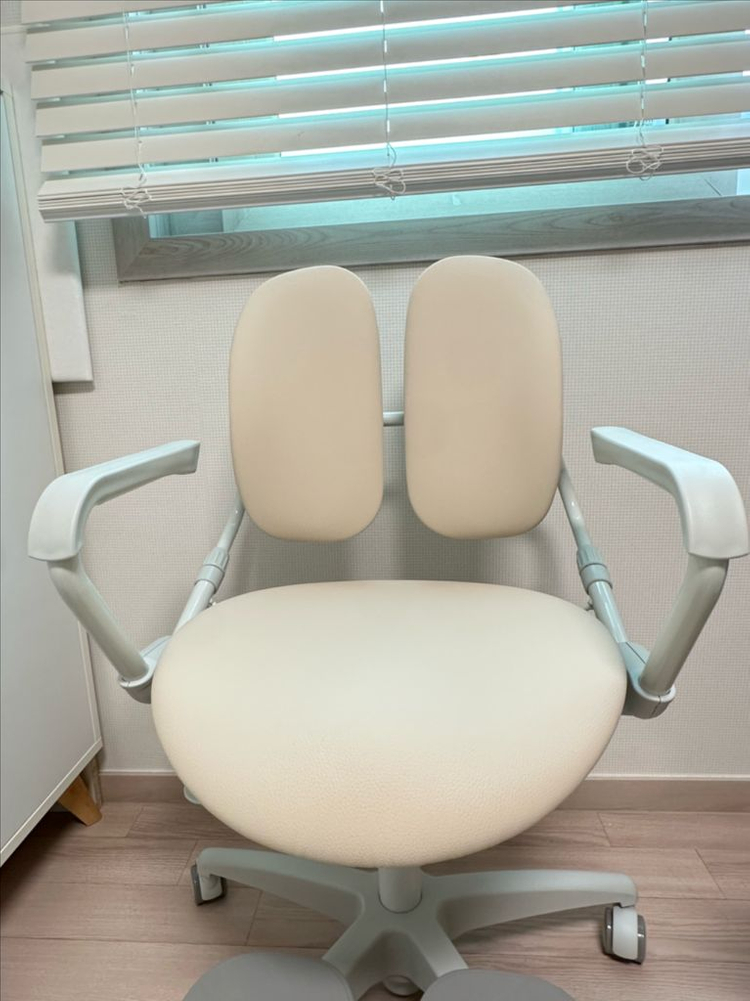 듀오백 아동용 책상의자( 조립 새상품) 이미지