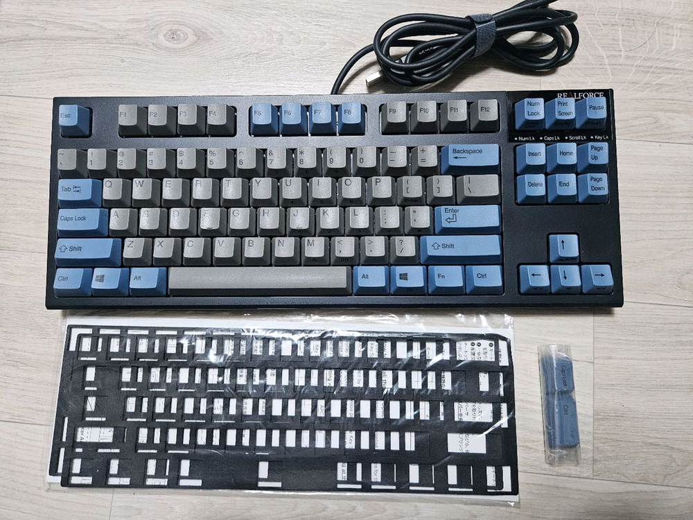 리얼포스 R2 TKL 저소음 30g 균등 토프레 무접점키보드 이미지