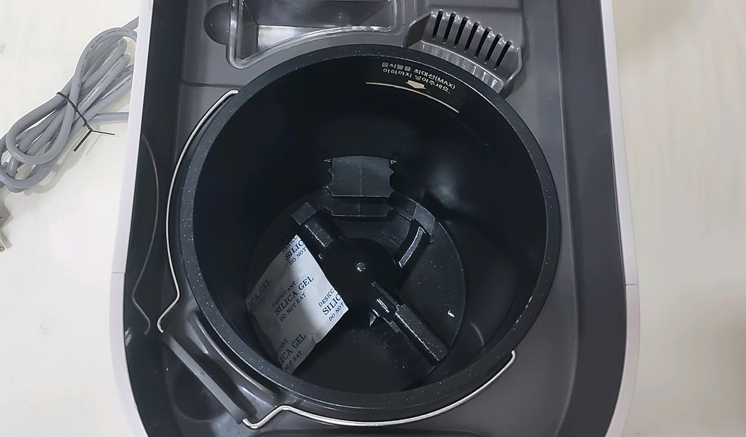 쿠쿠에코웨일건조분쇄음식물처리기 이미지