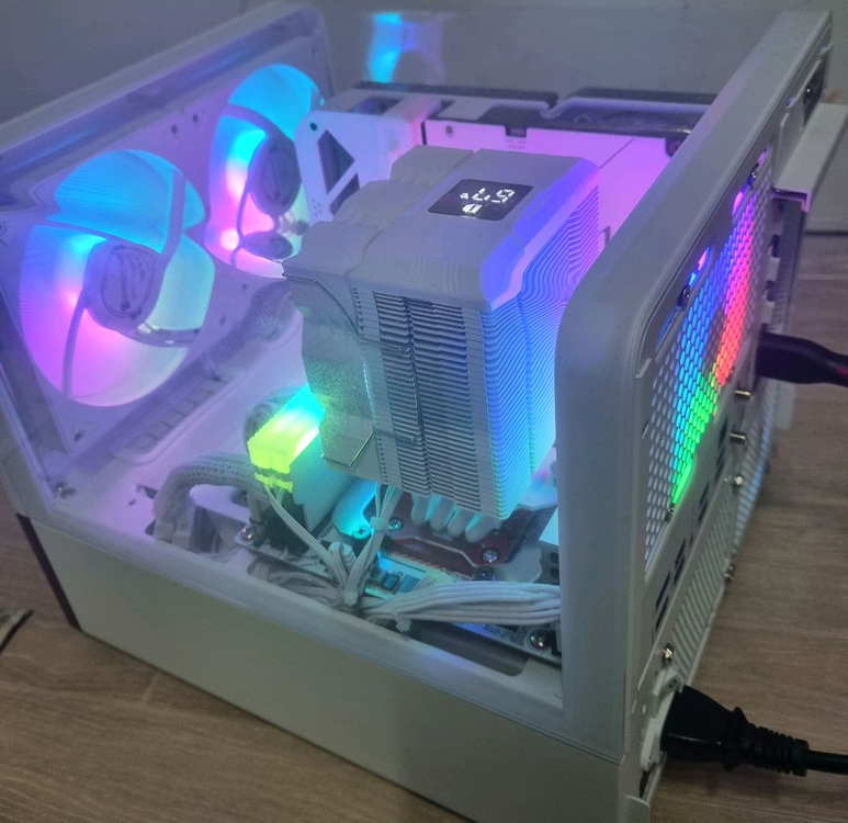 Ryzen 7 9700X RTX4060 화이트 게이밍PC (상세스펙확인요망) 이미지