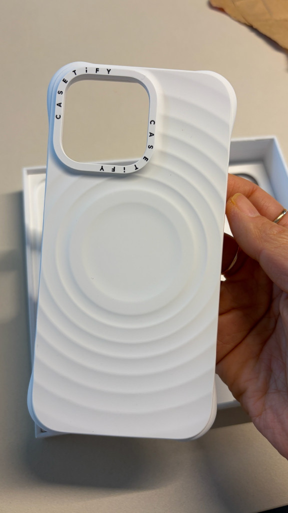 아이폰 15 프로 맥스 1테라 내츄럴 티타늄 이미지