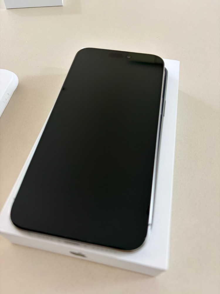 아이폰 15 프로 맥스 1테라 내츄럴 티타늄 이미지