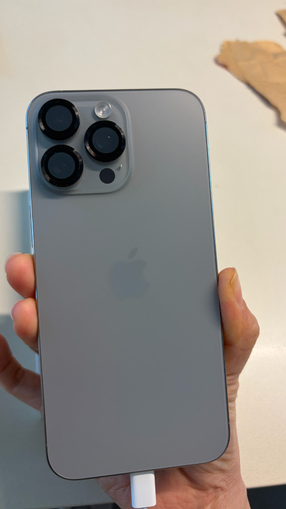 아이폰 15 프로 맥스 1테라 내츄럴 티타늄 이미지