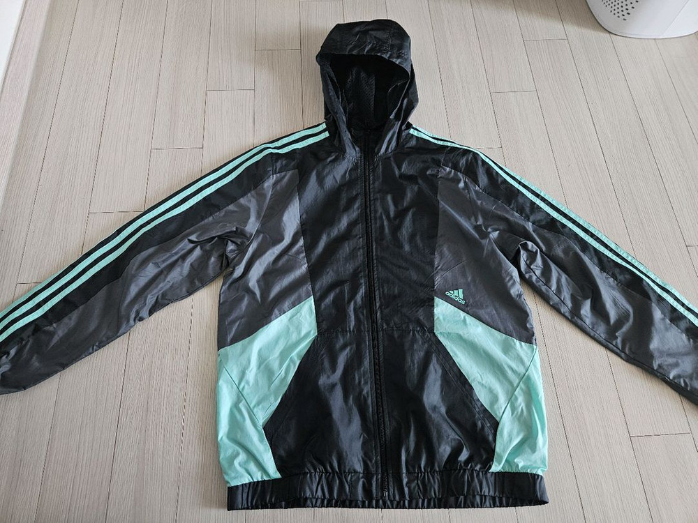 아디다스, 휠라 바람막이 및 옷 일괄 판매합니다. 이미지