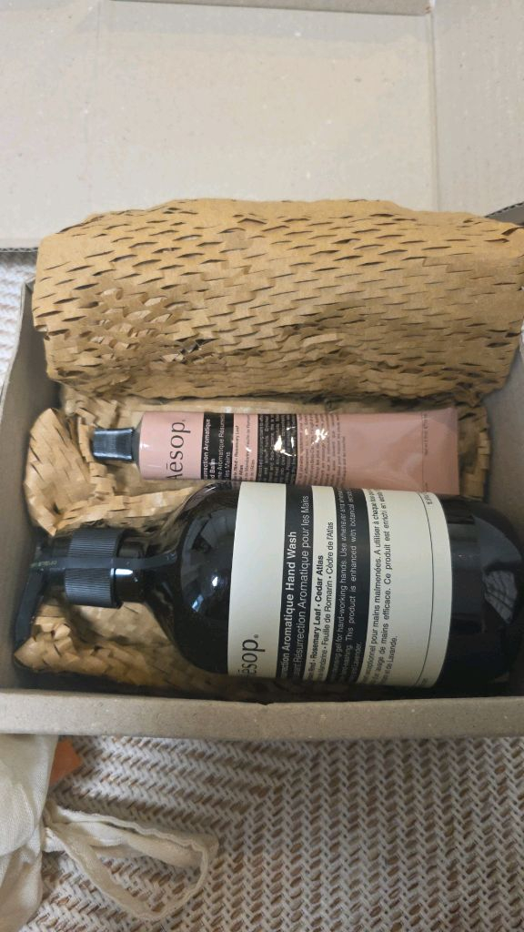 이솝 핸드워시 및 핸드크림 이미지