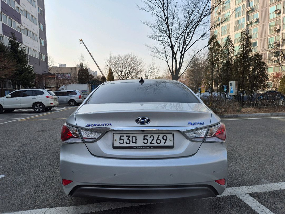 YF쏘나타 하이브리드 로얄 이미지