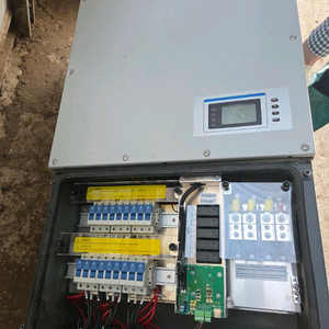 태양광 계통연계형 인버터 이미지