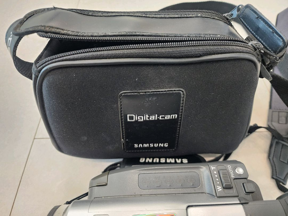 삼성전자 캠코더 고전 상태매우좋음 충전기 빼고 단풍 가방 구성품 이미지
