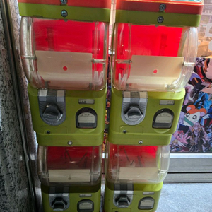 가챠 캡슐 뽑기 기계 이미지