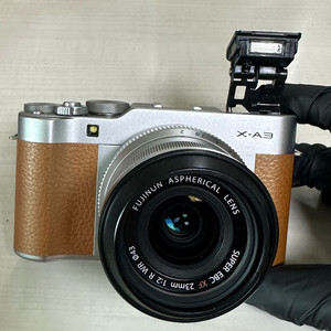 후지필름 X-A3 23mm 단렌즈 실버/브라운 이미지