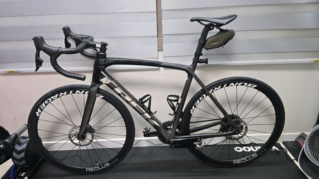 트랙 에몬다 SL6 AXS 파워미터 56사이즈 팝니다 이미지