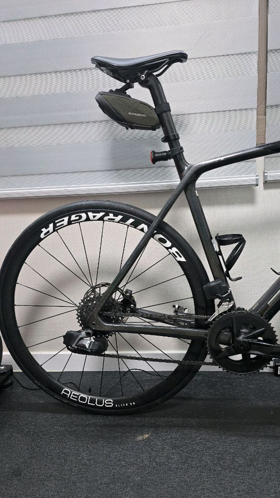 트랙 에몬다 SL6 AXS 파워미터 56사이즈 팝니다 이미지