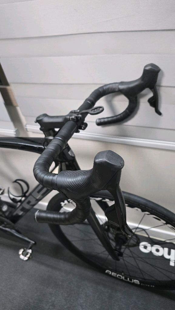 트랙 에몬다 SL6 AXS 파워미터 56사이즈 팝니다 이미지