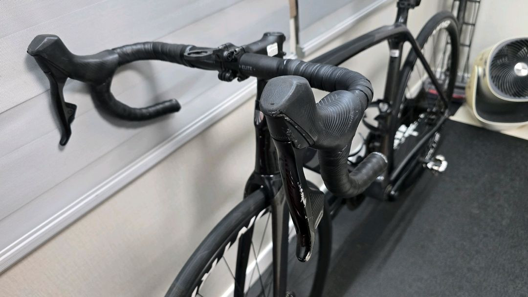 트랙 에몬다 SL6 AXS 파워미터 56사이즈 팝니다 이미지