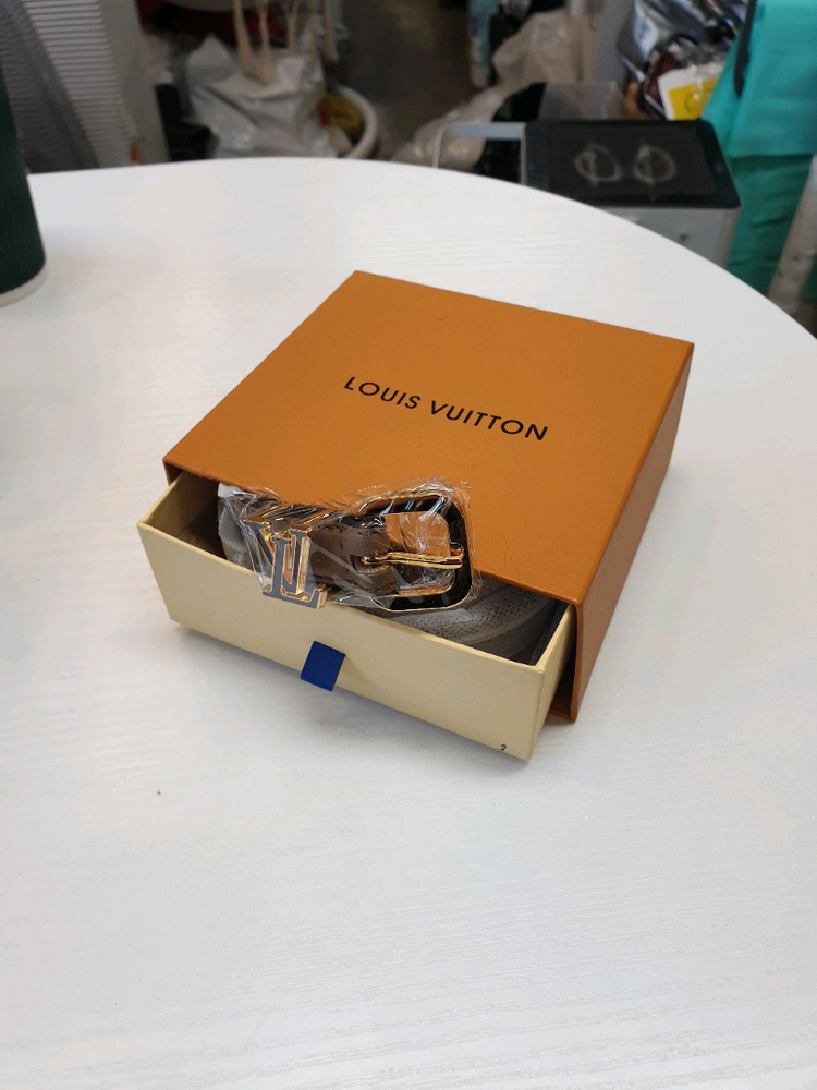 루이비통 여성 브라운 버클 베이지 벨트 새상품 이미지