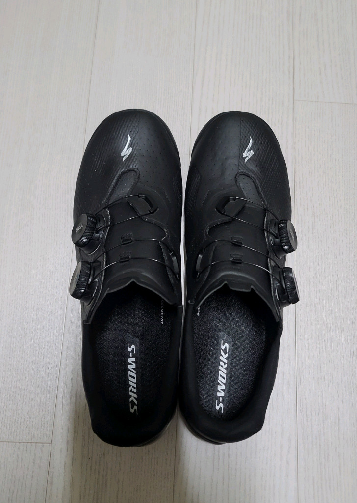 에스웍스 토치 클릿슈즈 블랙 41사이즈 260mm 이미지