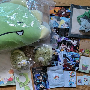 잠뜰 픽셀리 공룡 굿즈 전시회 팝업 쿠션 인형 키링 카라비너 미수반 이미지