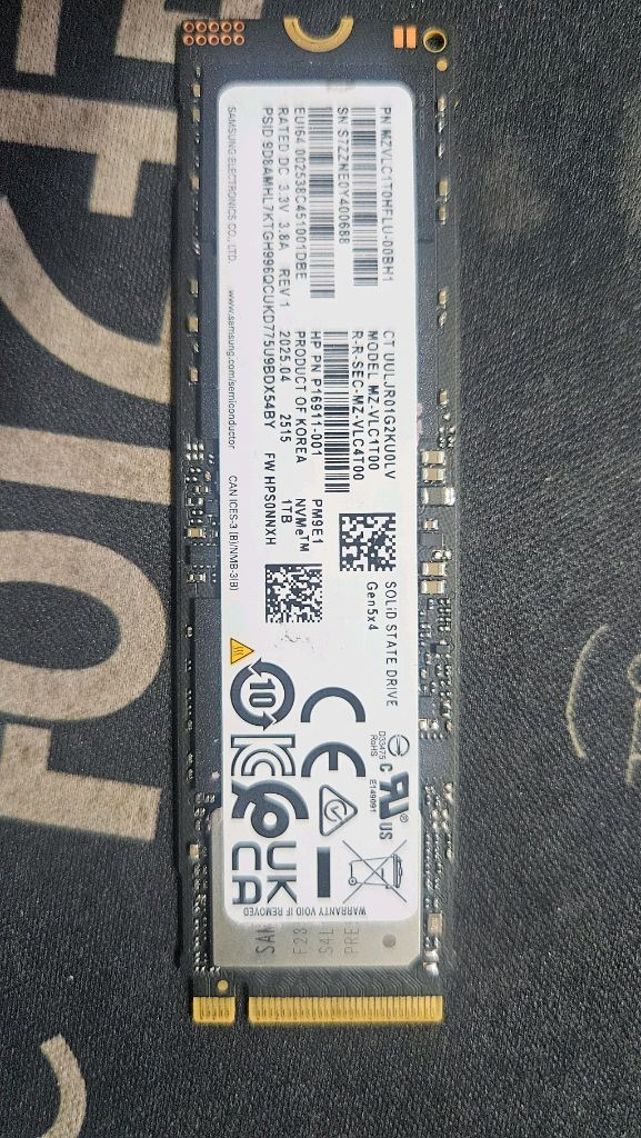 삼성 PM9E1 1TB M.2 NVMe SSD 미사용 이미지