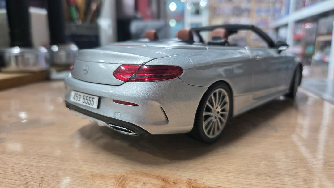 1:18 다이캐스트 아이스케일 벤츠c클래스 이미지