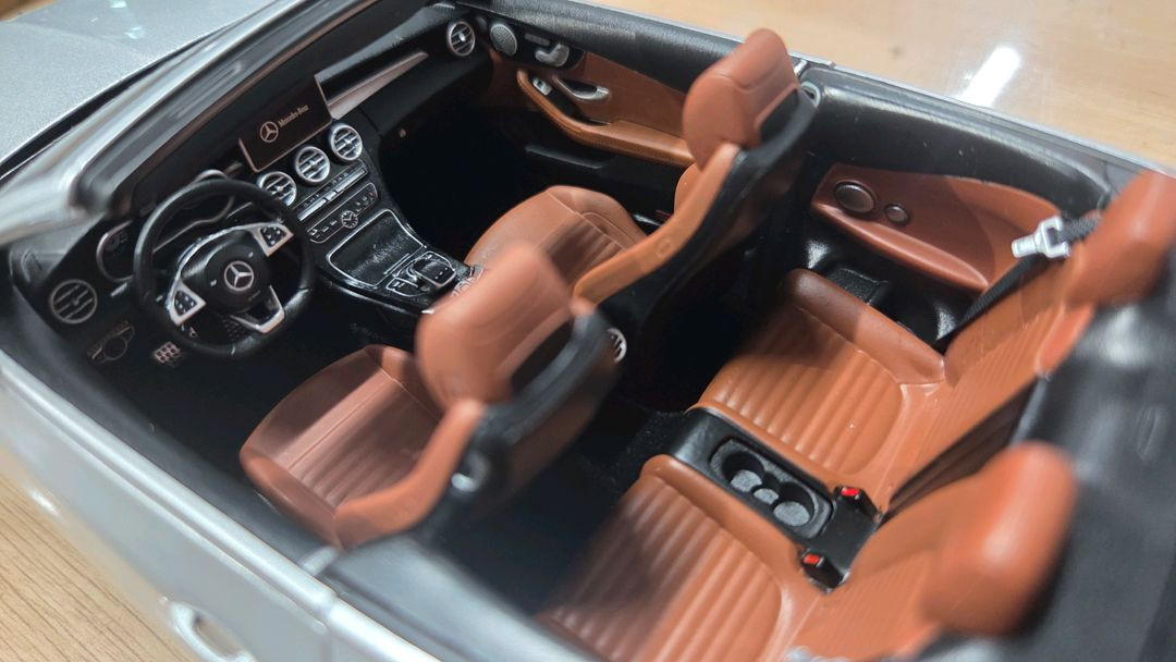 1:18 다이캐스트 아이스케일 벤츠c클래스 이미지