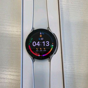 갤럭시 워치 5 실버 상태 아주 좋음/ 고양시 직거래 or 선입금 후 택배 가/ 팝니다. 이미지