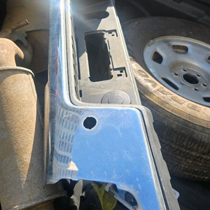 콜로라도 뒷범퍼 크롬 이미지