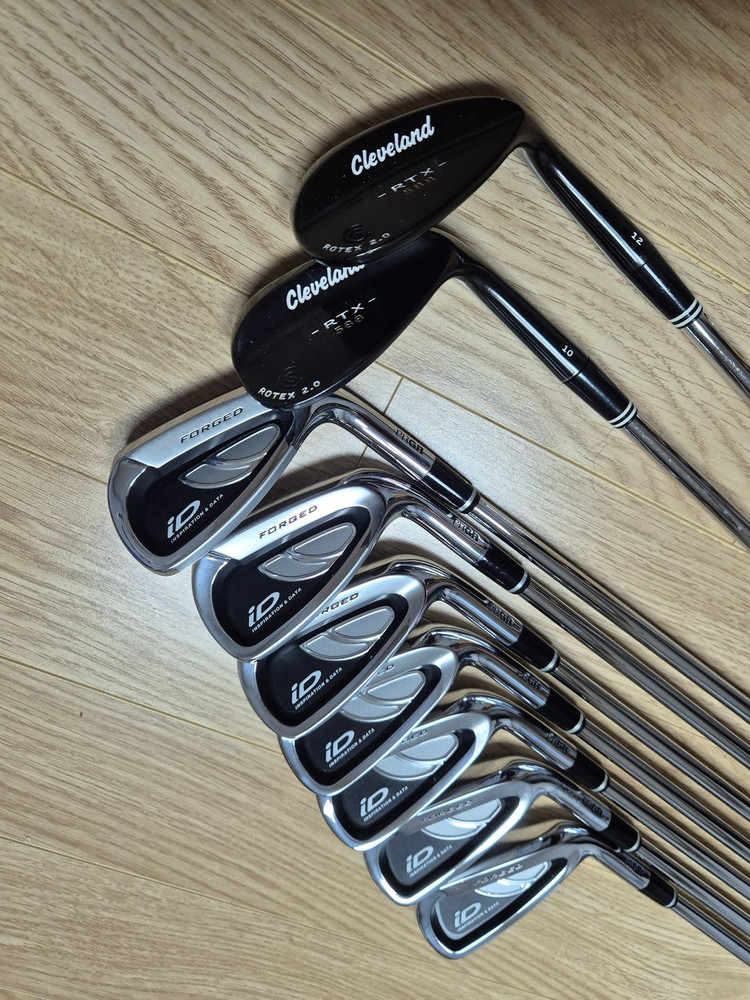 프로기어(PRGR)아이언,클리브랜드 웨지. 이미지