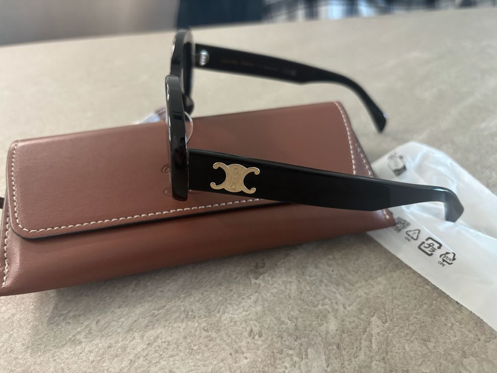 셀린느 트리옹프 01 선글라스 완박 풀셋 이미지