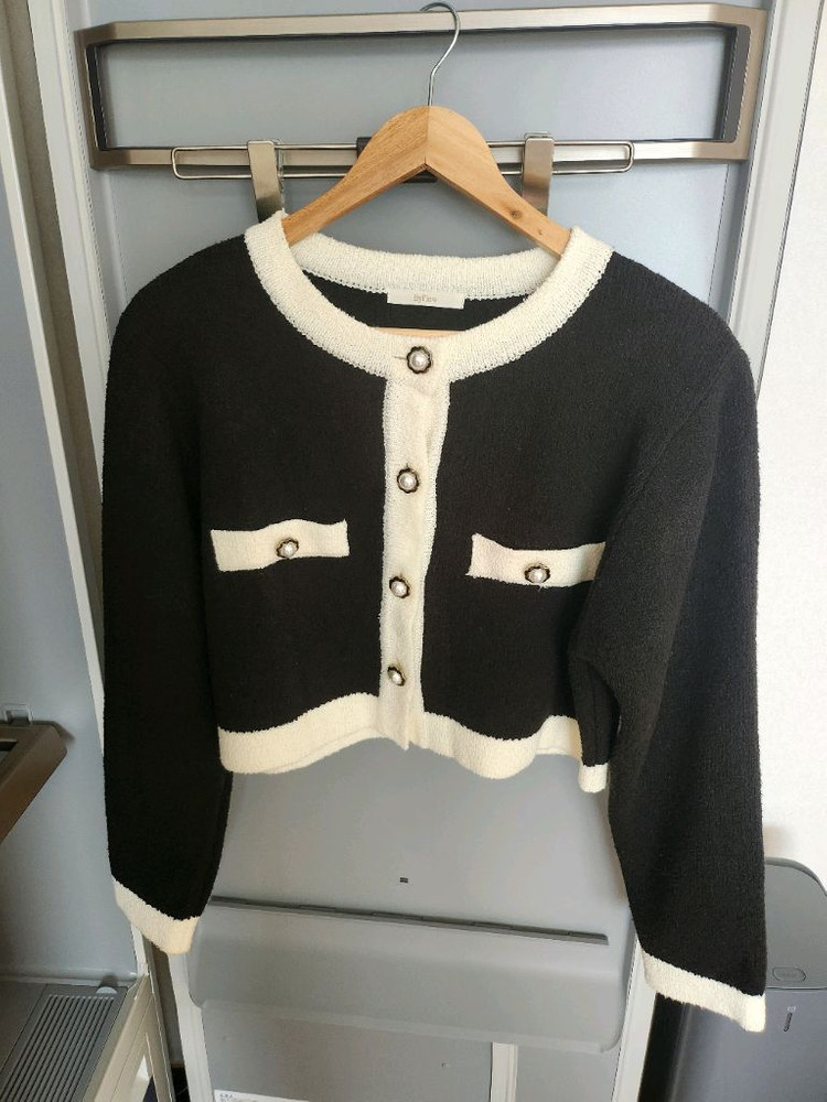 바이플로우 by flow 배색 가디건 제이핏 벨201 엔티크제이 진바니 레브시티 러브미우 드하우 탑드레싱 바이씨니 이미지