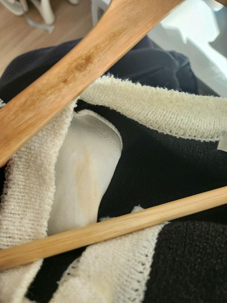 바이플로우 by flow 배색 가디건 제이핏 벨201 엔티크제이 진바니 레브시티 러브미우 드하우 탑드레싱 바이씨니 이미지