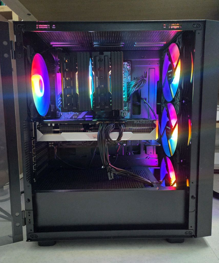 7800X3D, 9070XT, DDR5 32G, SSD 2TB 고사양 게이밍 데스크탑 PC 이미지