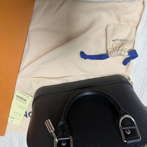 루이비통 알마BB 블랙 거의 새상품 이미지