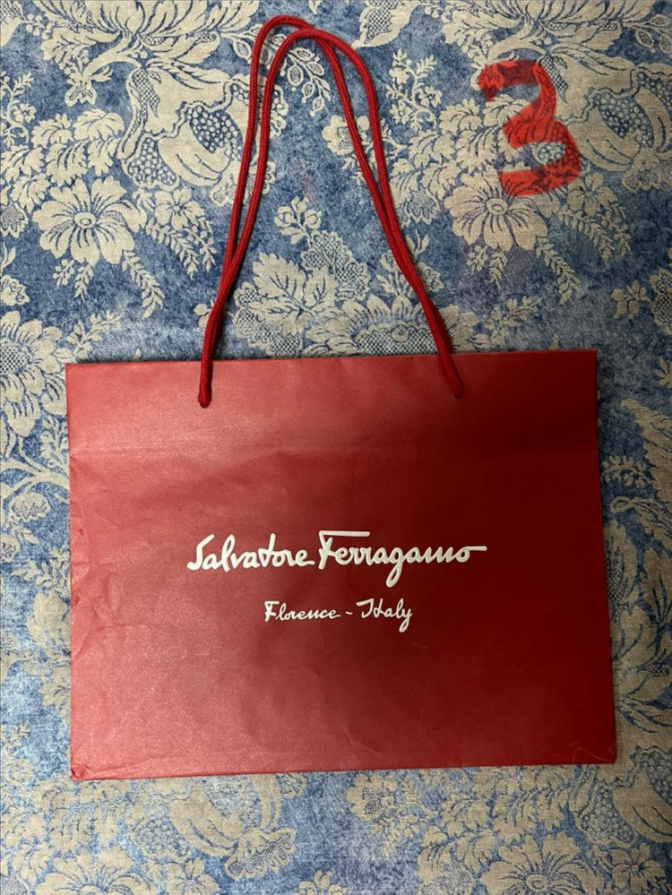 페라가모 쇼핑백 이미지