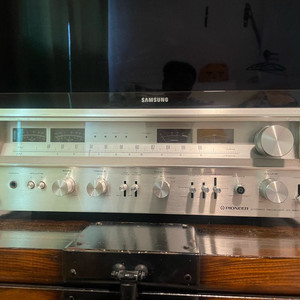 빈티지 리시버 앰프 이미지