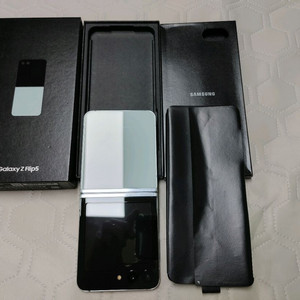풀박 ㅡ 갤럭시 Z플립5 256GB + 새케이스 이미지