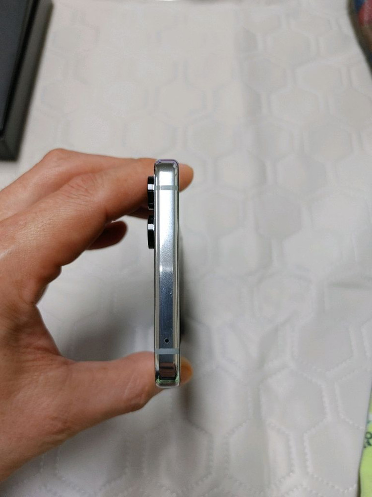 풀박 ㅡ 갤럭시 Z플립5 256GB + 새케이스 이미지