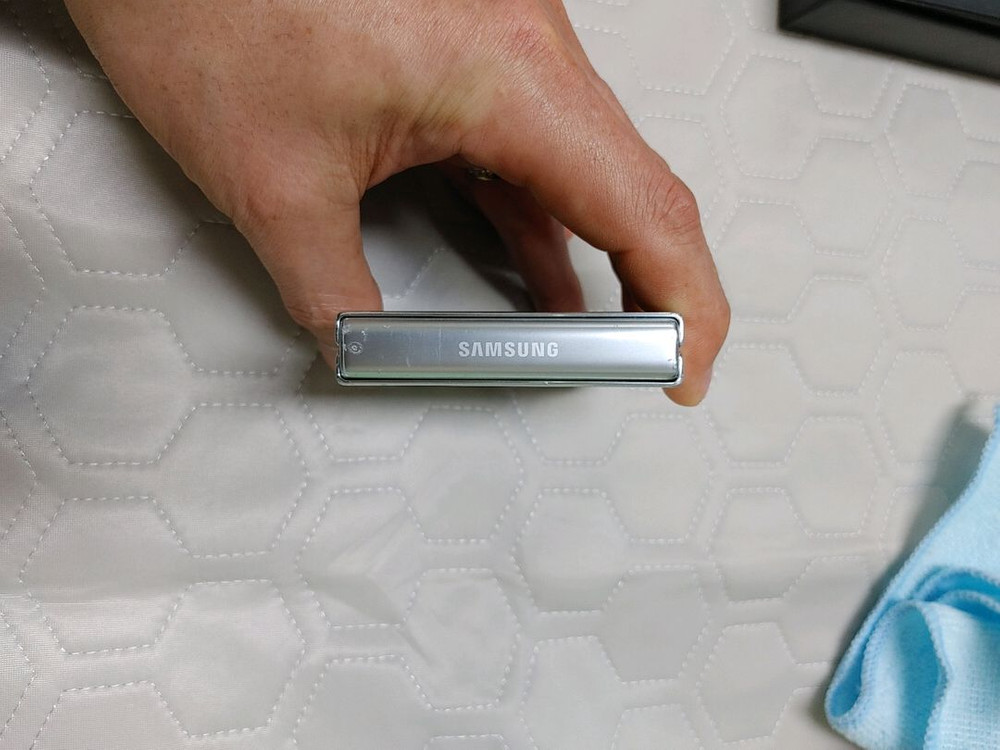 풀박 ㅡ 갤럭시 Z플립5 256GB + 새케이스 이미지