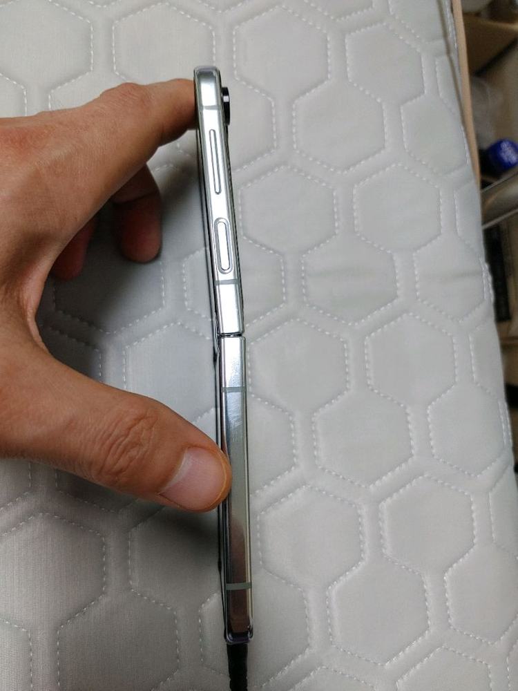 풀박 ㅡ 갤럭시 Z플립5 256GB + 새케이스 이미지