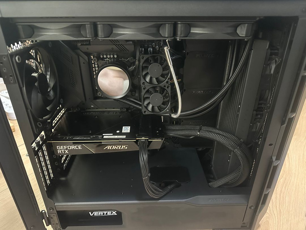 개인 13900k z790 RTX4090 32GB 1TB 본체 판매합니다. 이미지