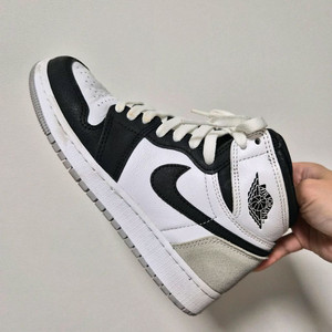 나이키 에어조던1 레트로 하이 og 블리치드 코랄 230 이미지