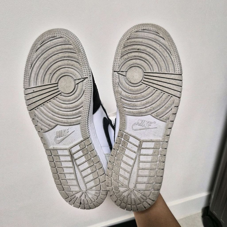 나이키 에어조던1 레트로 하이 og 블리치드 코랄 230 이미지