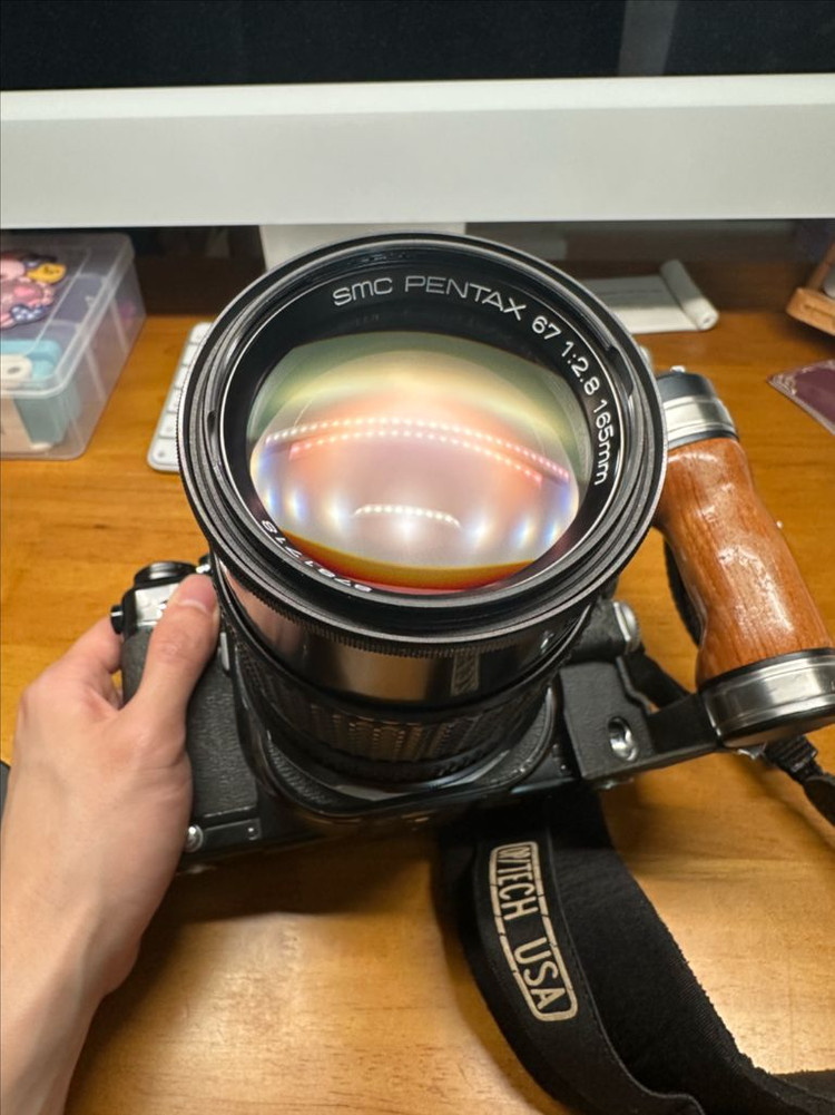 펜탁스 67 165mm 2.8 우드그립 이미지