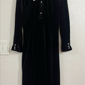 미착용 새옷! 여성 벨벳 원피스 택포 3만원 이미지