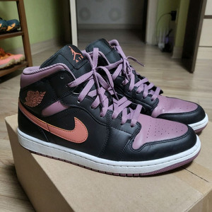 나이키 에어조던1 미드 사이즈 280 이미지
