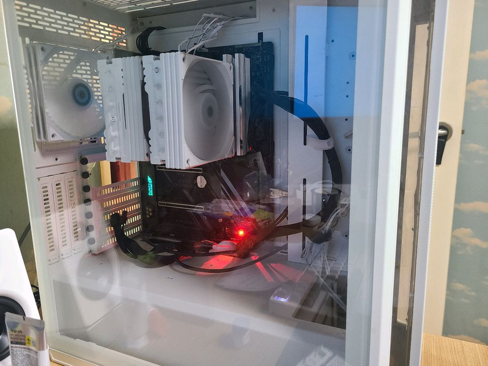 데스크탑 본체 i7 8700K 32GB 1TB 이미지