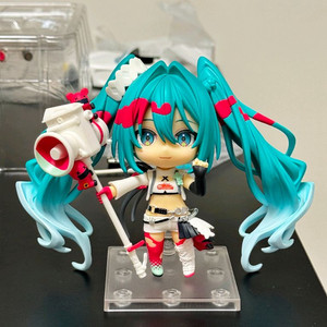굿스마일 레이싱 미쿠 2025 넨도로이드 피규어 이미지
