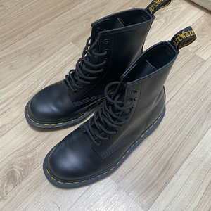 닥터마틴 1460 스무스 블랙 8홀 부츠(EU38) 이미지