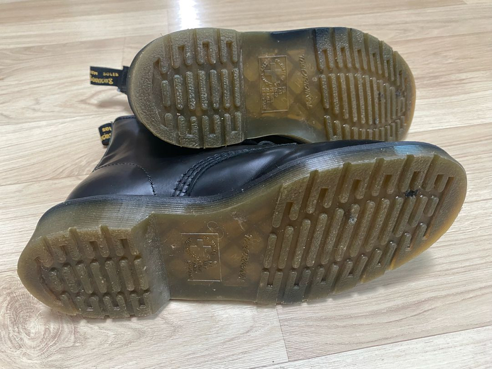 닥터마틴 1460 스무스 블랙 8홀 부츠(EU38) 이미지